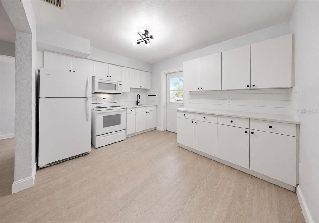 4931 Victoria Drive - Photo 7