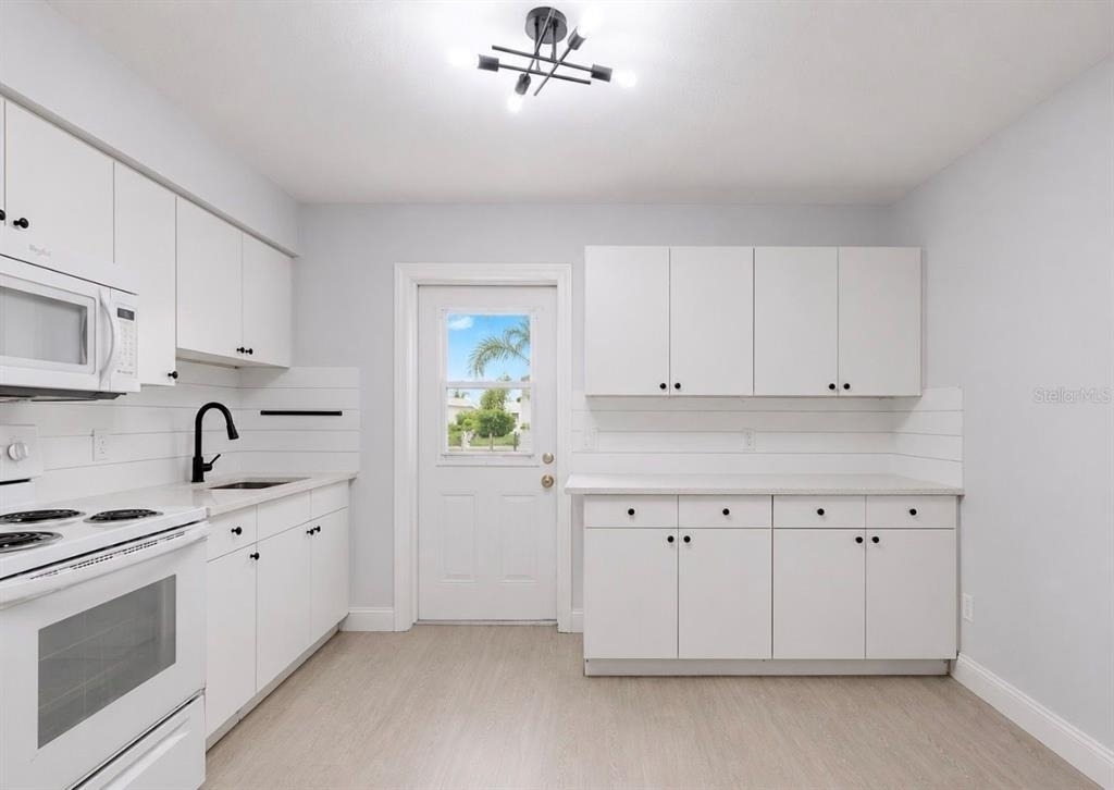 4931 Victoria Drive - Photo 9