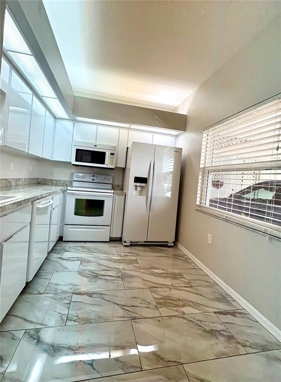 9221 Estrada Place - Photo 4