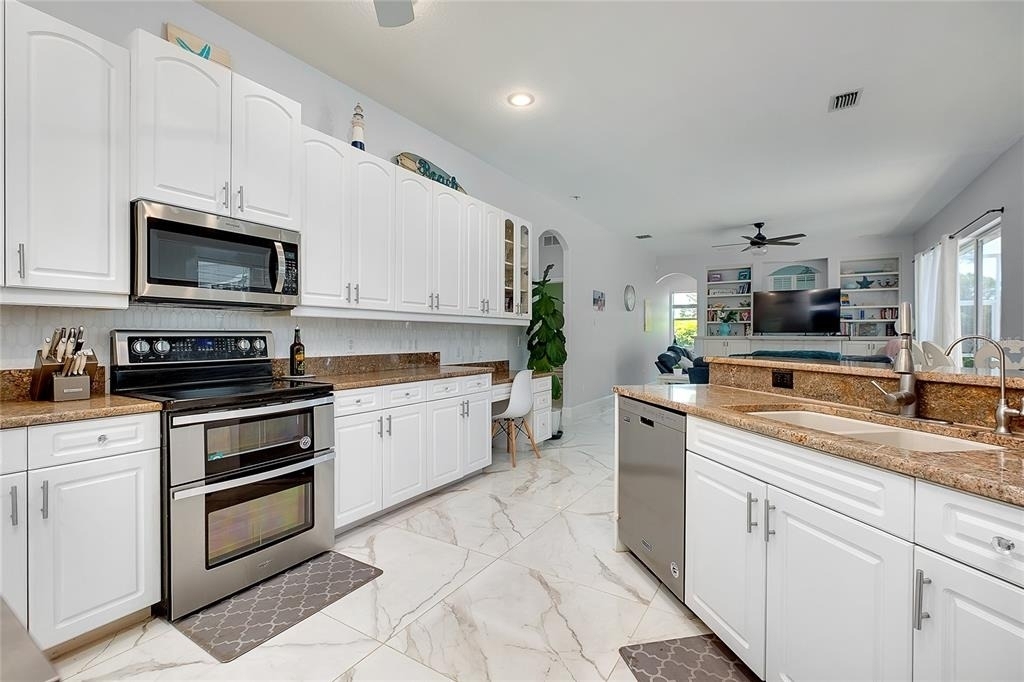 360 Cedarbrook Court - Photo 4