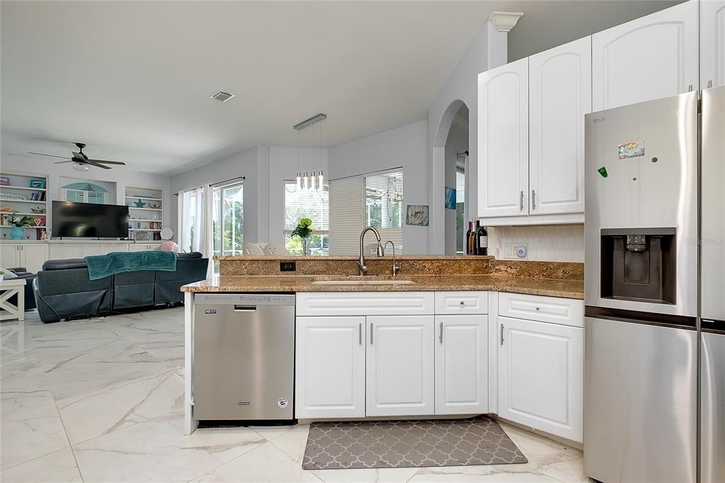 360 Cedarbrook Court - Photo 5