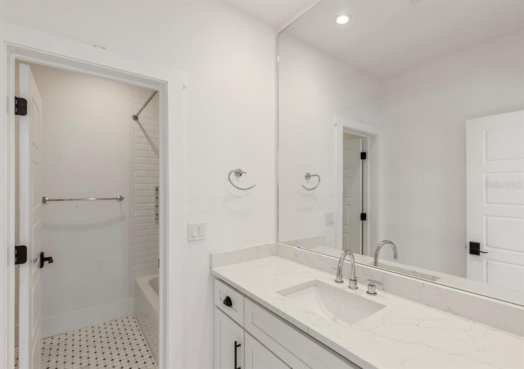 214 E Floribraska Avenue - Photo 28