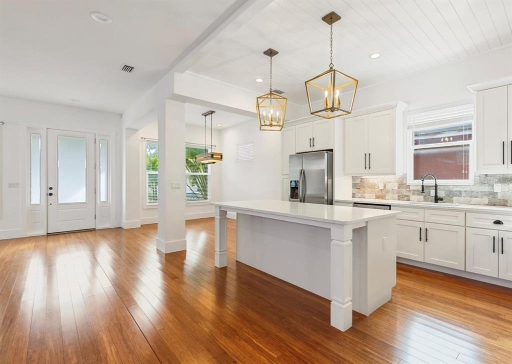 214 E Floribraska Avenue - Photo 8