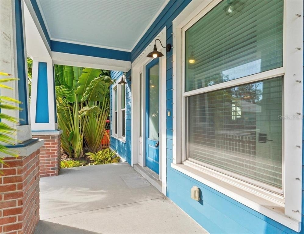 214 E Floribraska Avenue - Photo 1