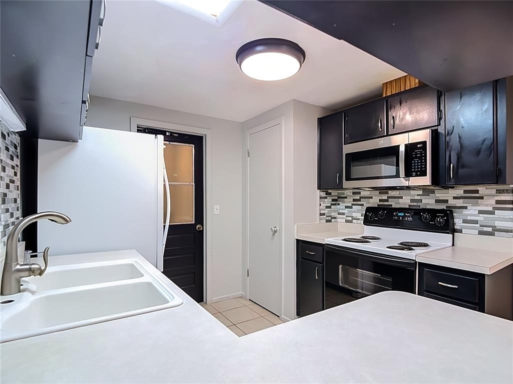 7916 Woodgrove Circle - Photo 12