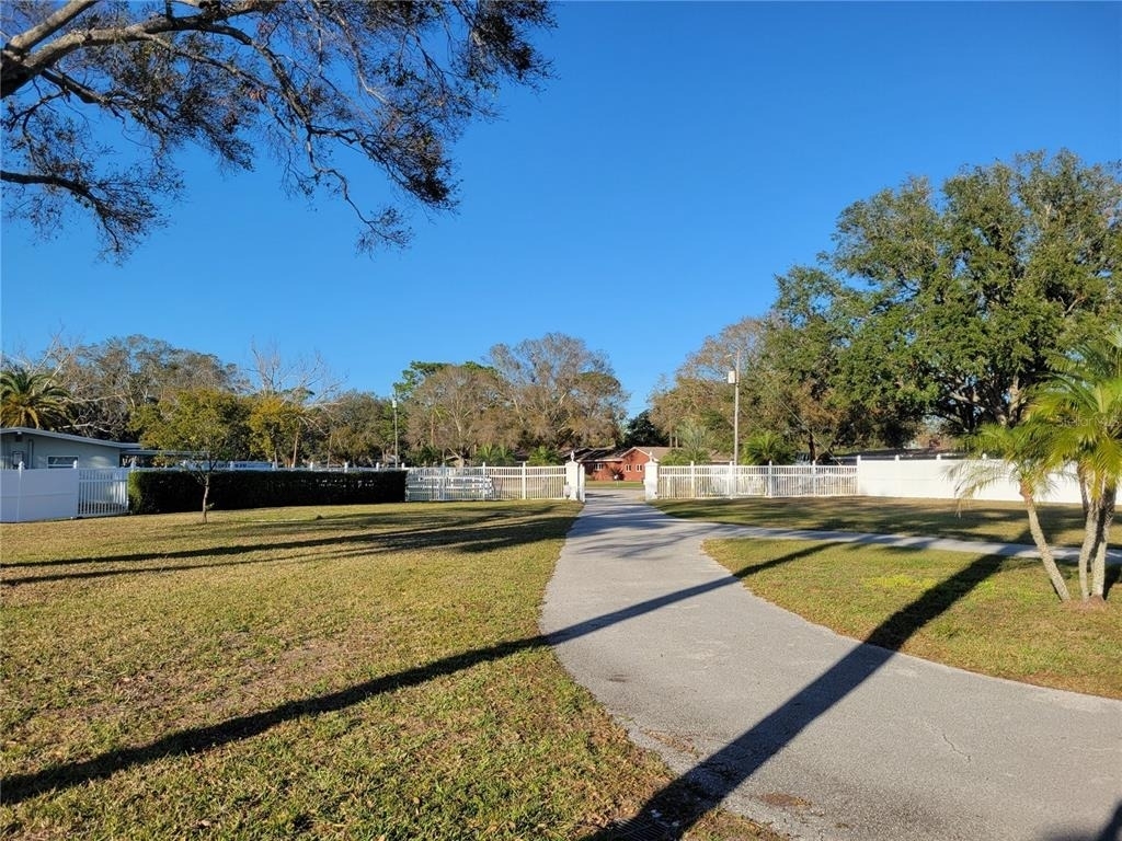1730 Robinhood Lane - Photo 22