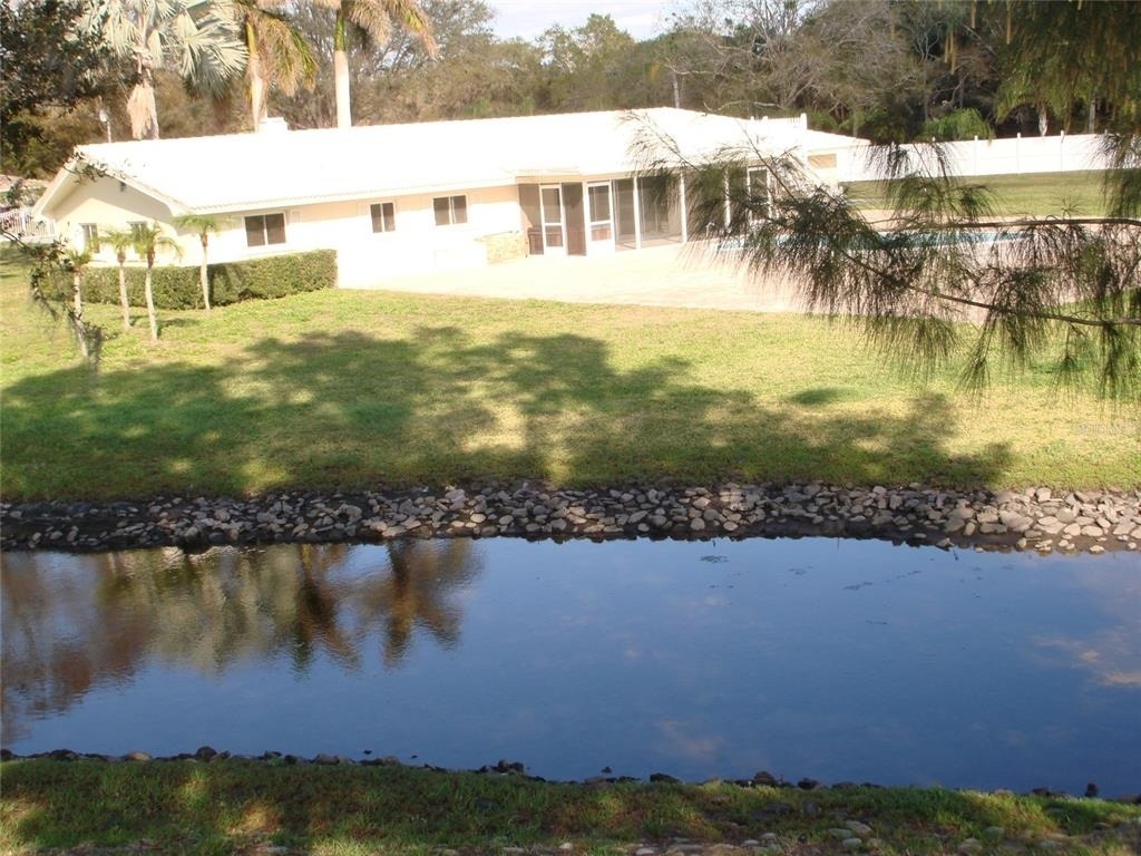 1730 Robinhood Lane - Photo 3