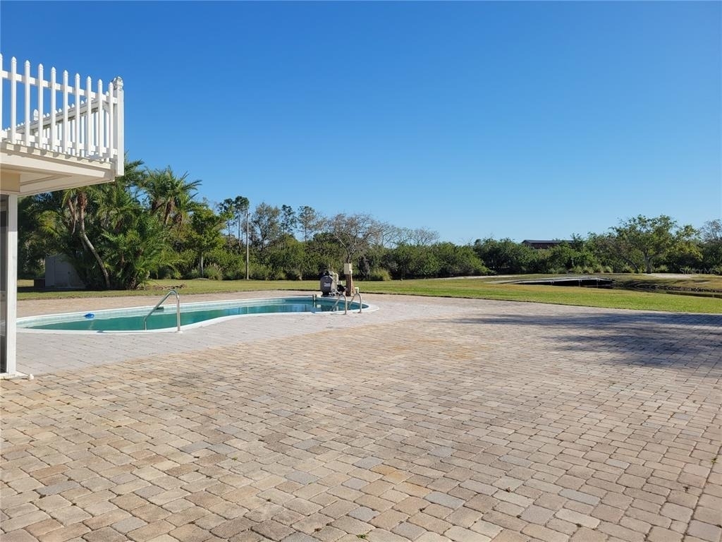 1730 Robinhood Lane - Photo 32