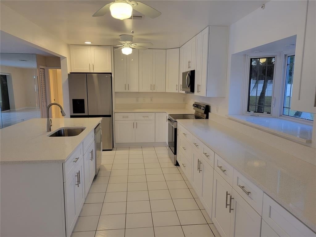 1730 Robinhood Lane - Photo 4