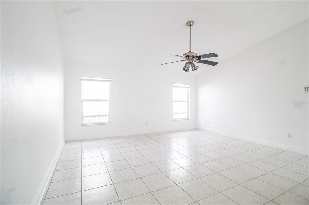 2782 Picadilly Circle - Photo 9