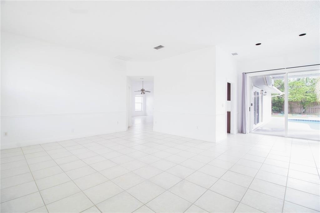 2782 Picadilly Circle - Photo 2