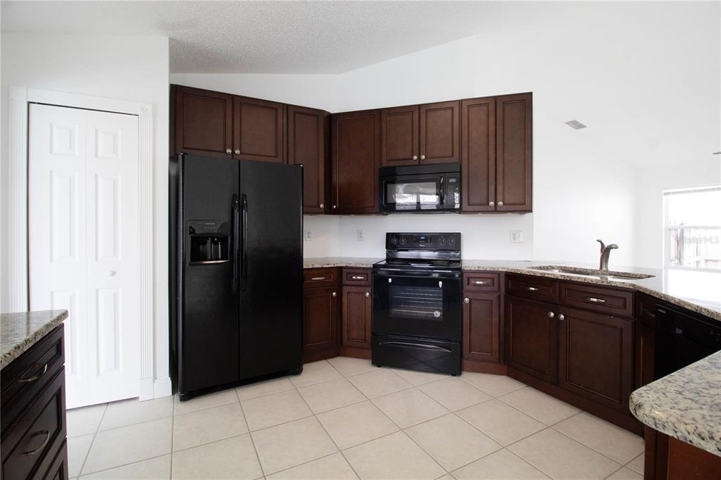 2782 Picadilly Circle - Photo 7