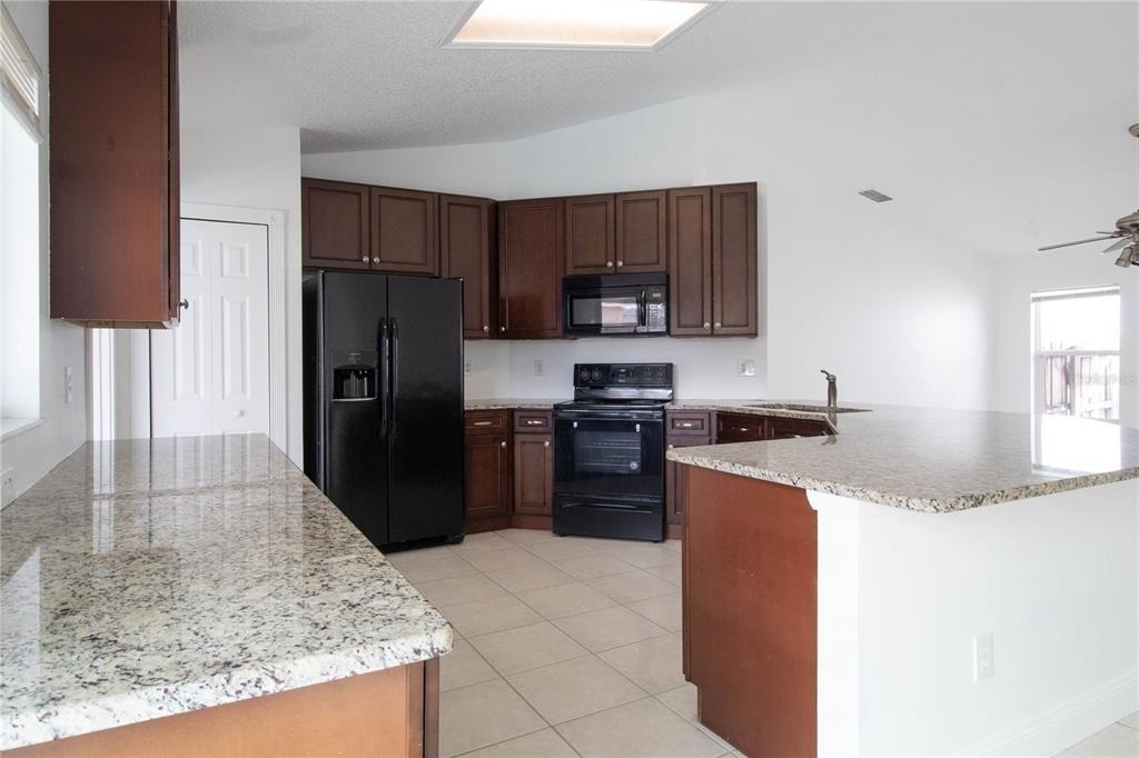 2782 Picadilly Circle - Photo 7