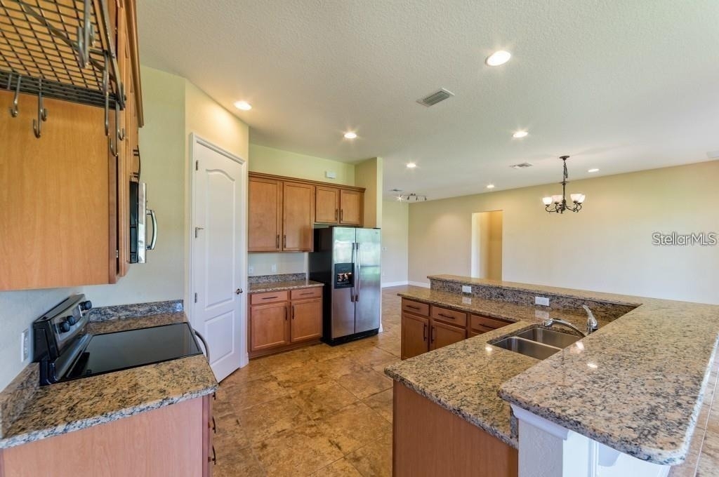 8244 Prestbury Drive - Photo 11