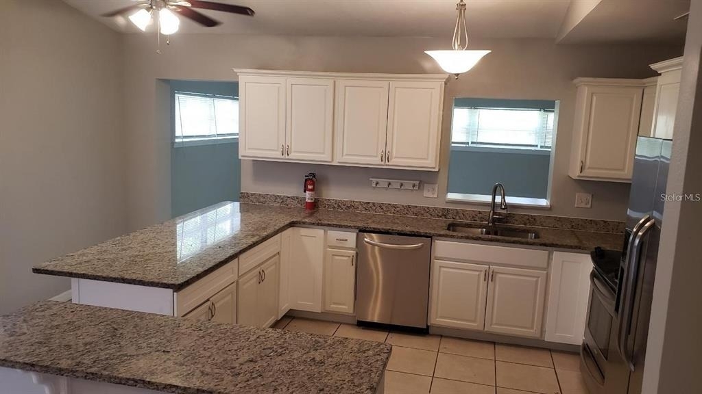 887 Eastbrook Boulevard - Photo 3