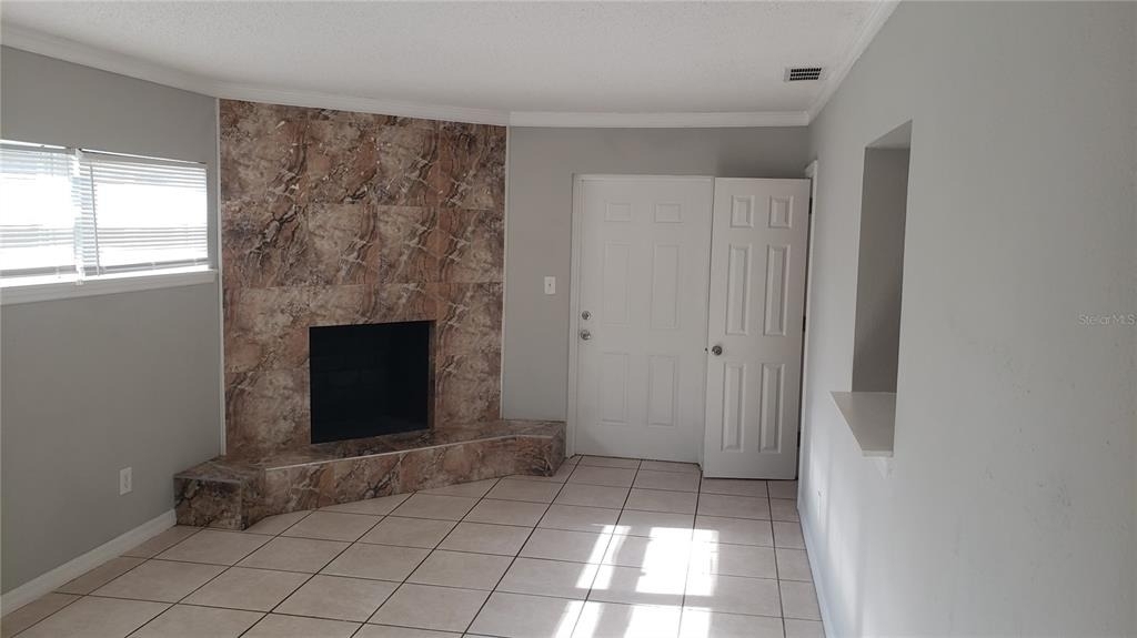 887 Eastbrook Boulevard - Photo 5