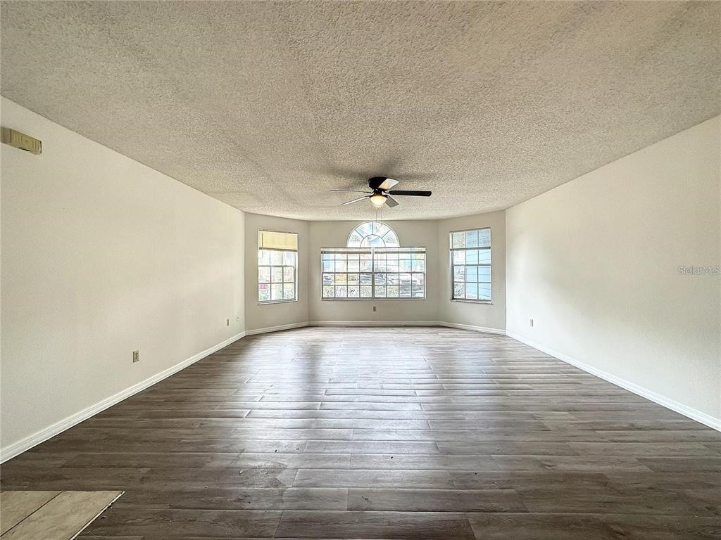 2717 N Poinciana Blvd - Photo 2