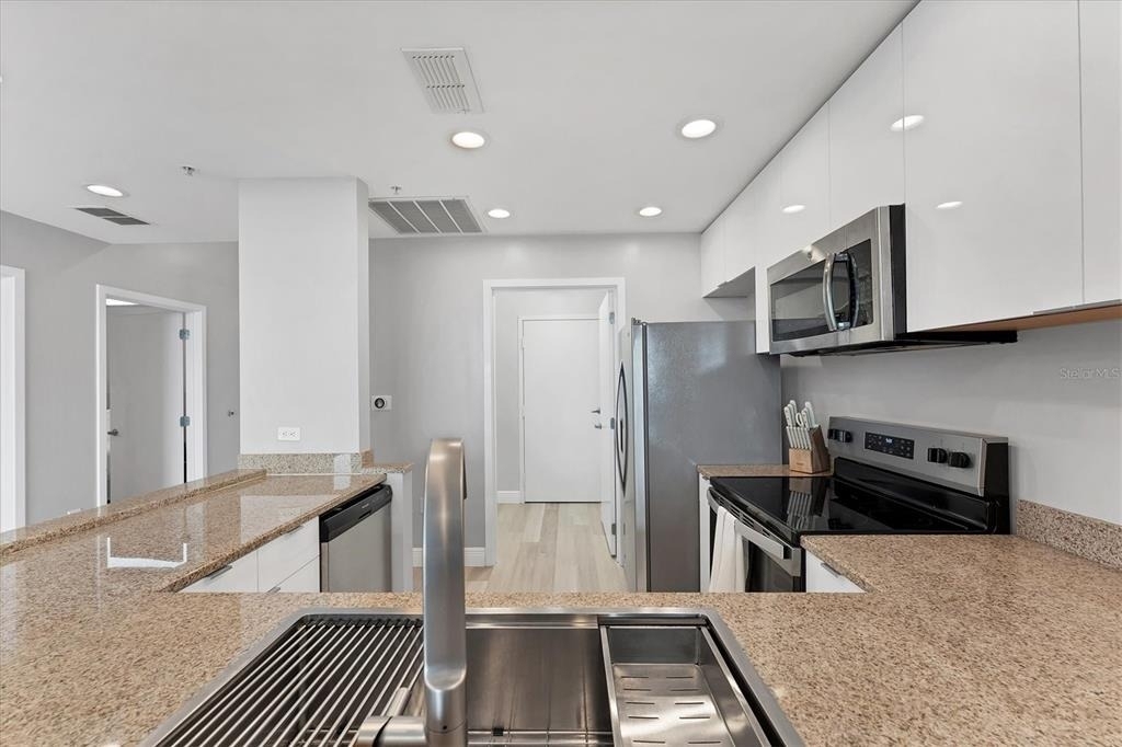 525 E Jackson Street - Photo 10