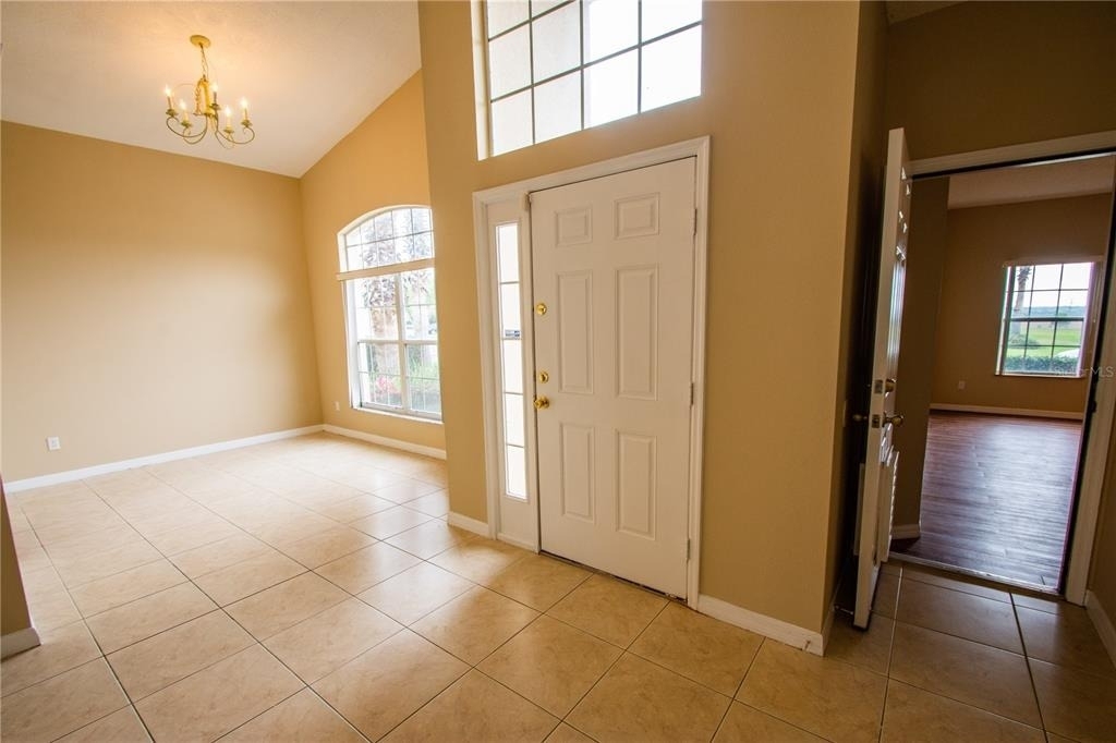 421 Lockbreeze Drive - Photo 3