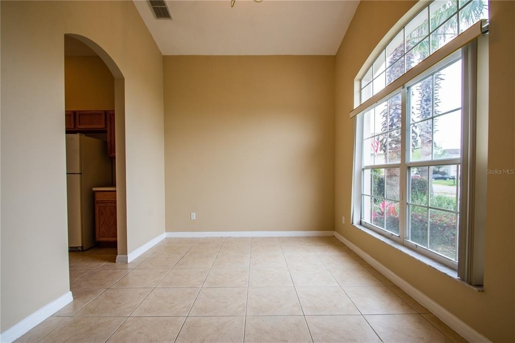 421 Lockbreeze Drive - Photo 5