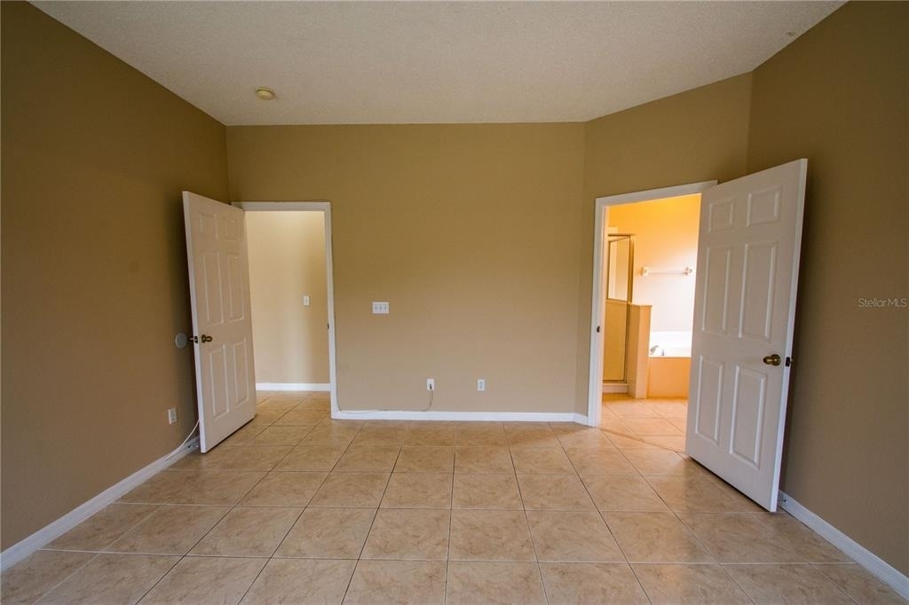 421 Lockbreeze Drive - Photo 17
