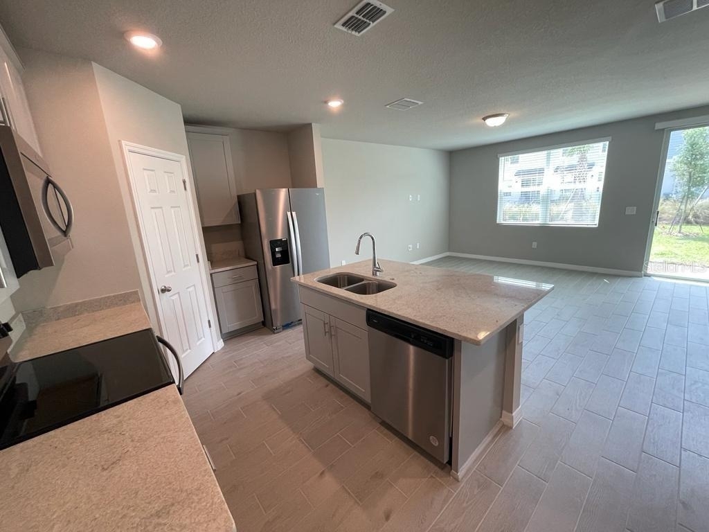 513 Legacy Loop - Photo 1