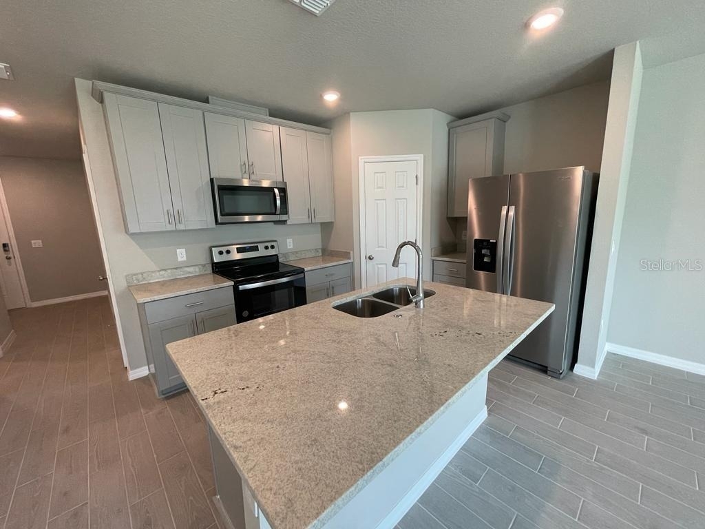 513 Legacy Loop - Photo 5