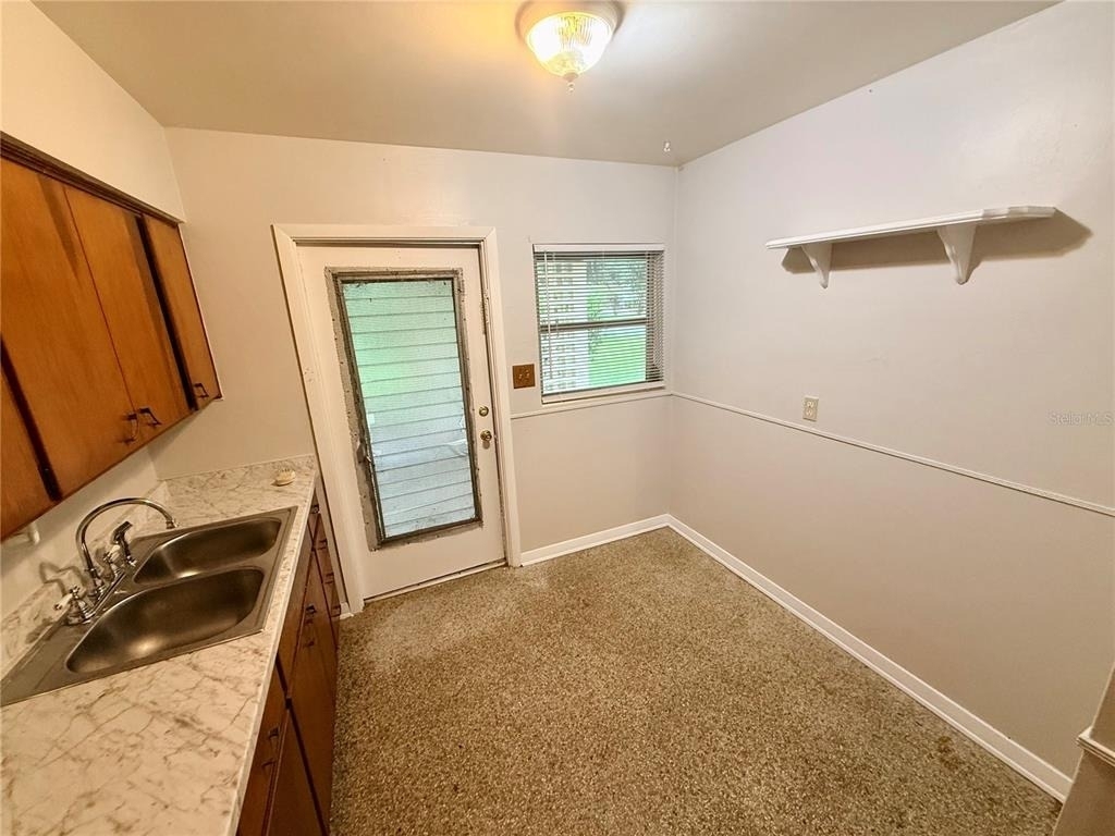 932 Ne 6th Avenue - Photo 2