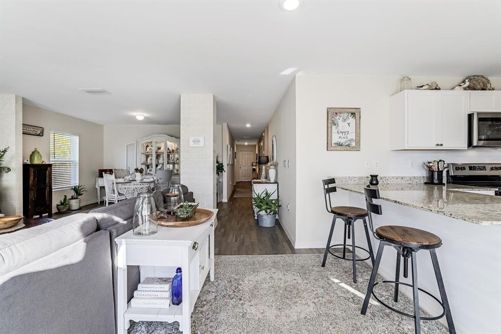 1091 Cazenovia Street - Photo 8