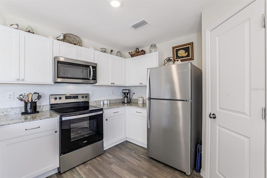 1091 Cazenovia Street - Photo 6