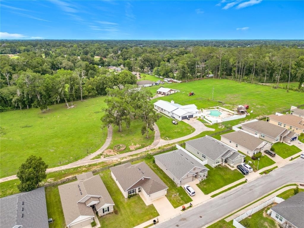 187 Nw 45th Loop - Photo 1