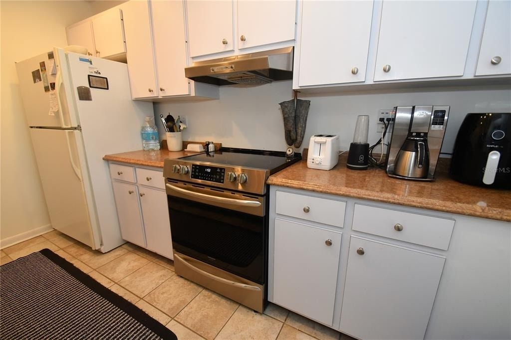 1712 Glenhouse Drive - Photo 1