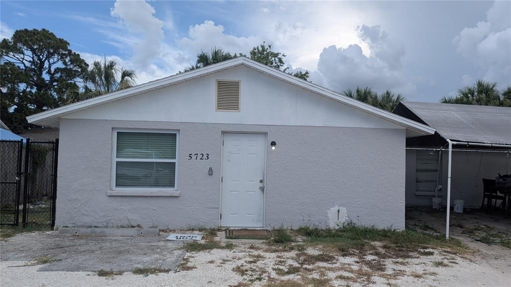 5723 9th Street Circle E - Photo 0