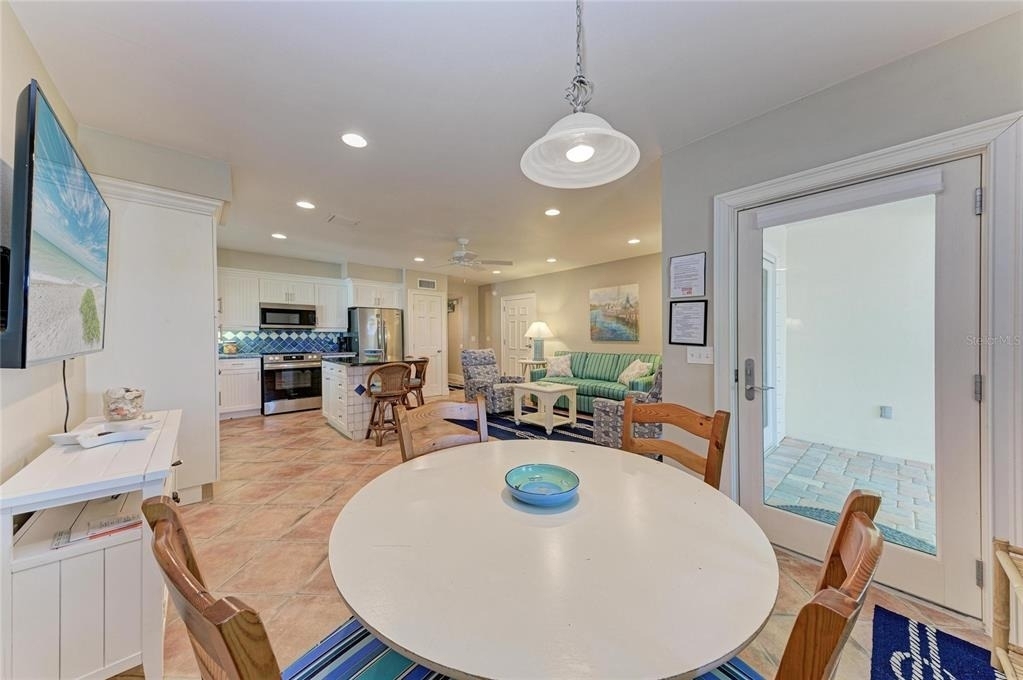 101 Palm Avenue - Photo 15