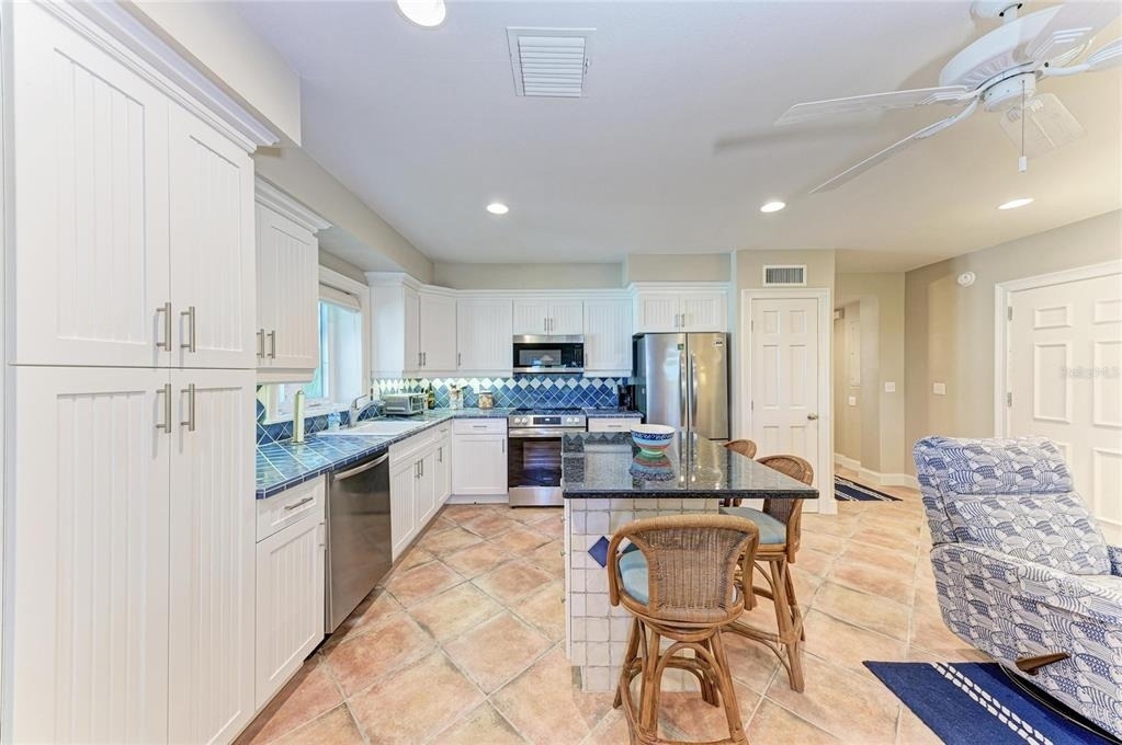 101 Palm Avenue - Photo 9