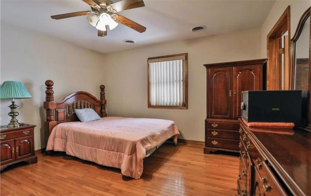 1187 E 4th Street - Photo 7