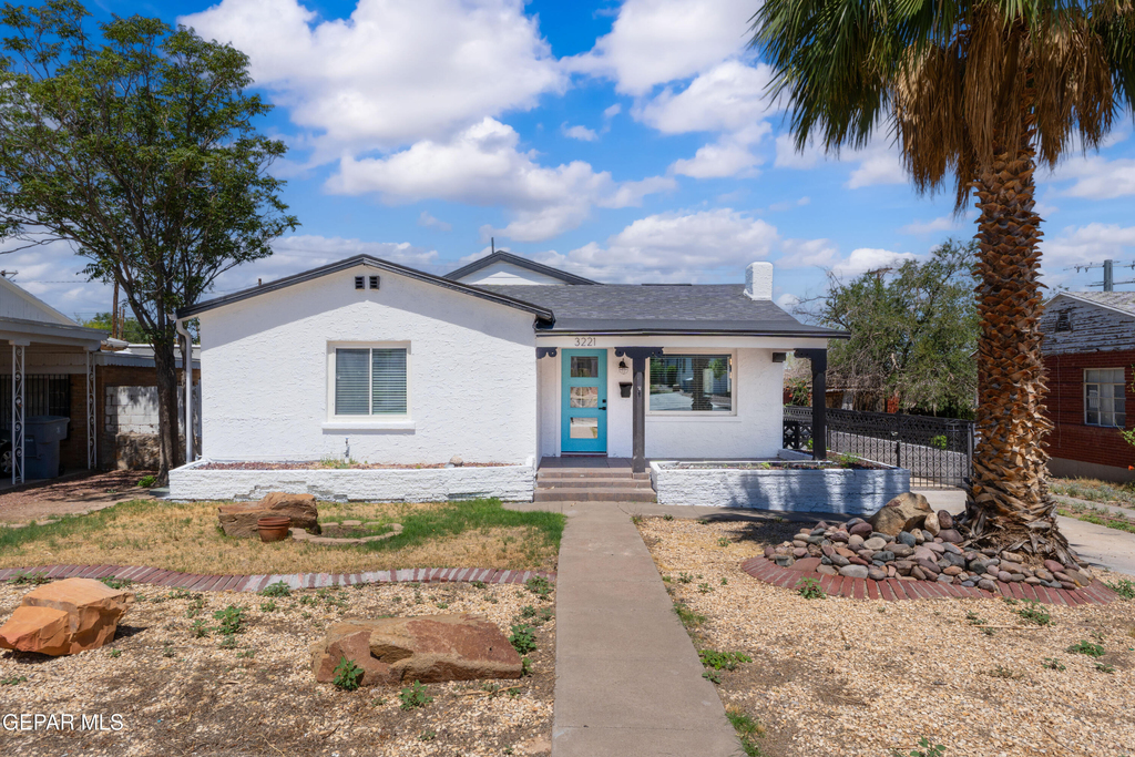 3221 N Stanton Street - Photo 1