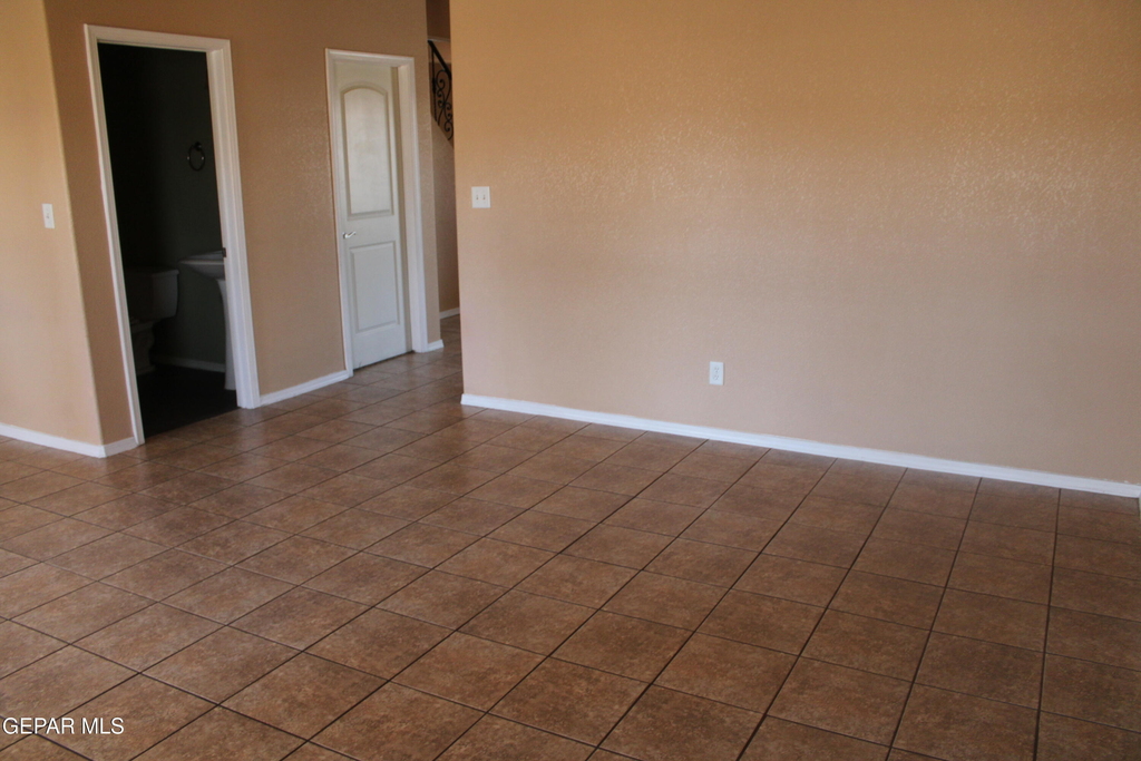 4056 Tibuni Place - Photo 7