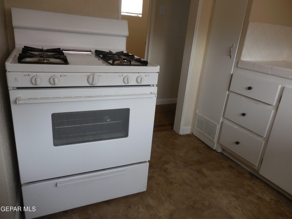 701 W Yandell Drive - Photo 7