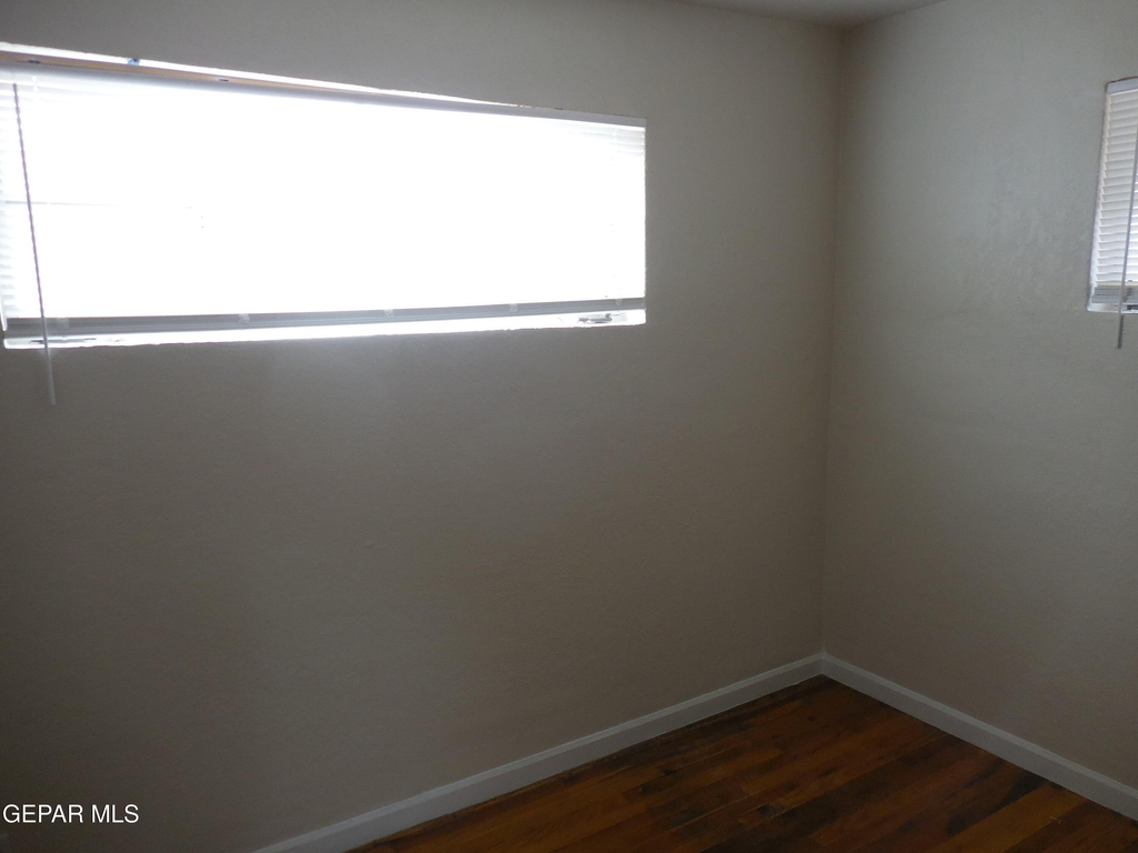 701 W Yandell Drive - Photo 11