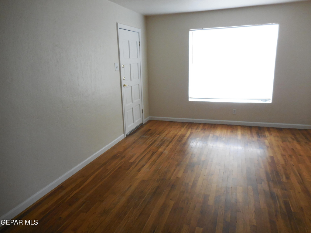 701 W Yandell Drive - Photo 1
