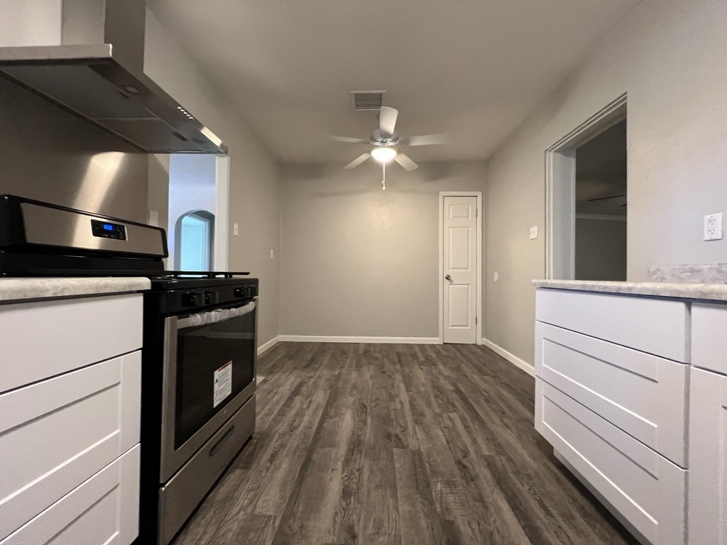 408 Ramona Avenue - Photo 10