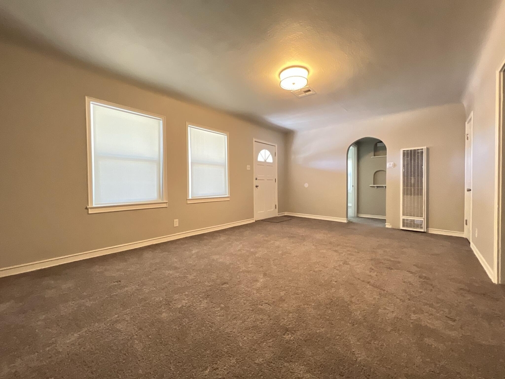 408 Ramona Avenue - Photo 8