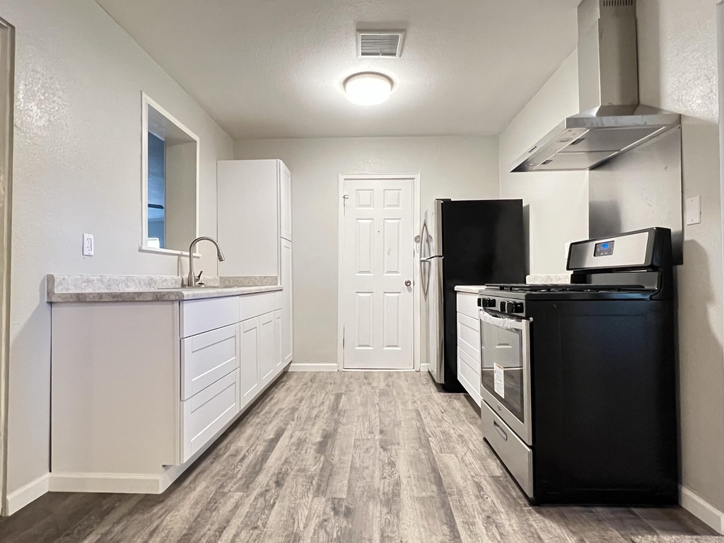 408 Ramona Avenue - Photo 9