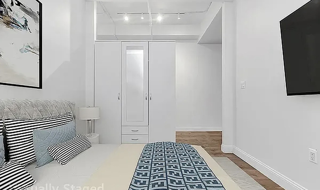 255 West 36th Street - Photo 5