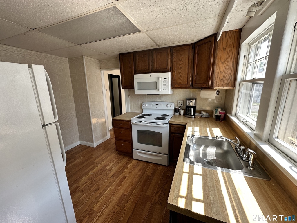 128 Grove Place - Photo 2