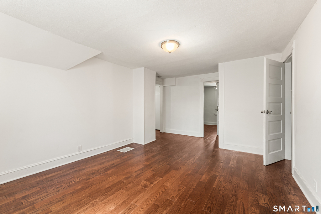 318 Suburban Avenue - Photo 23
