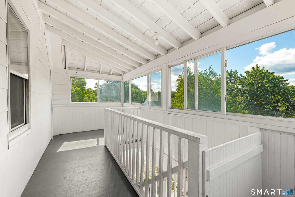 318 Suburban Avenue - Photo 6