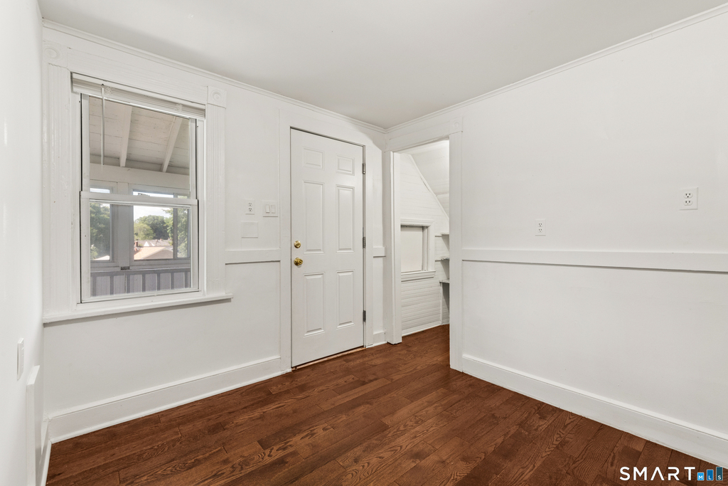 318 Suburban Avenue - Photo 9