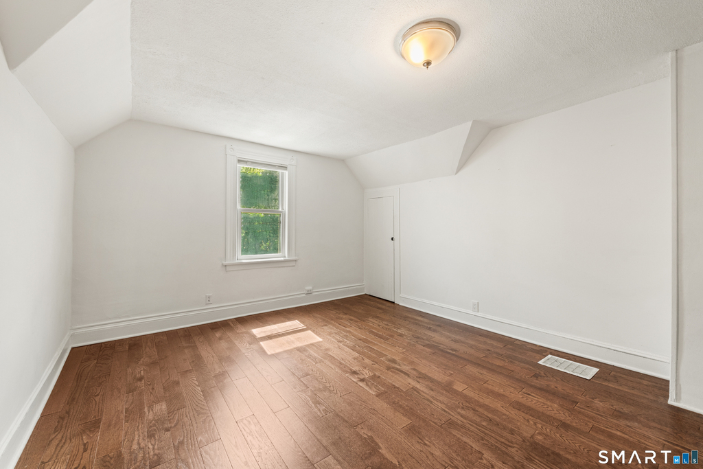 318 Suburban Avenue - Photo 21